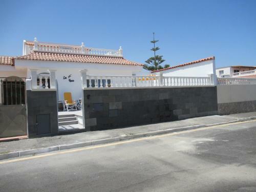 Las Rosas, Stunning Luxury Chocolate Box Villa With Private Heated Pool & Wifi