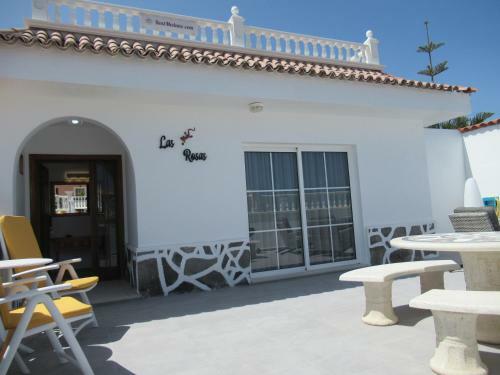 Las Rosas, Stunning Luxury Chocolate Box Villa With Private Heated Pool & Wifi