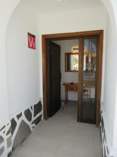 Las Rosas, Stunning Luxury Chocolate Box Villa With Private Heated Pool & Wifi