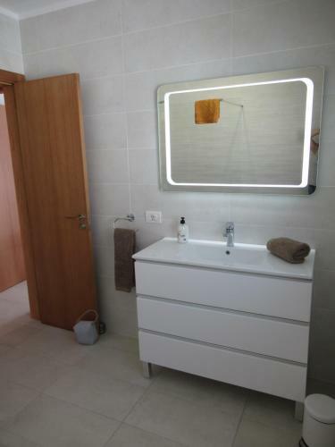 Las Rosas, Stunning Luxury Chocolate Box Villa With Private Heated Pool & Wifi