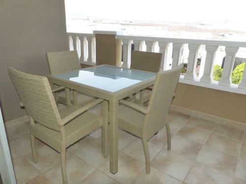 Apartamento La Perla Beach Apt With Pool