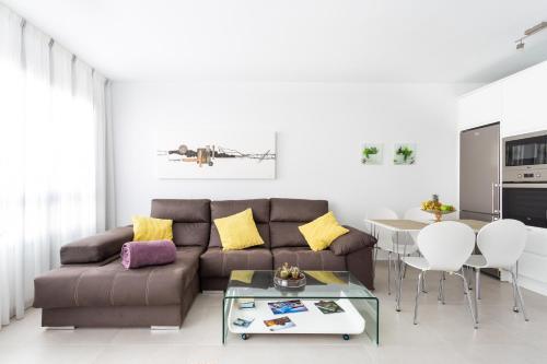 Home2book Bright Apartment El M�dano Beach