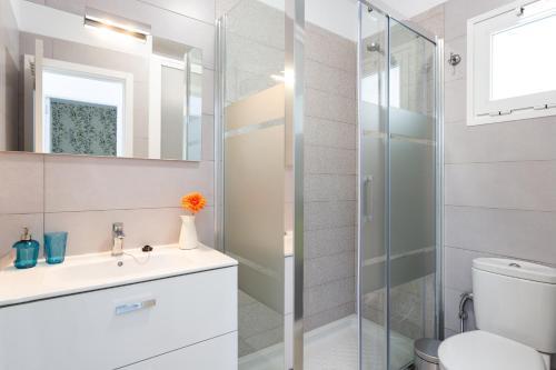 Home2book Bright Apartment El M�dano Beach