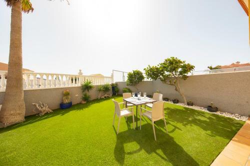 Villa Girasol - By Medano4you