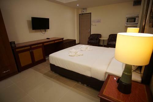 Kim Hotel @ Bangplong