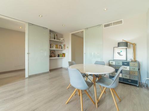 Apartment Coral Sea Views