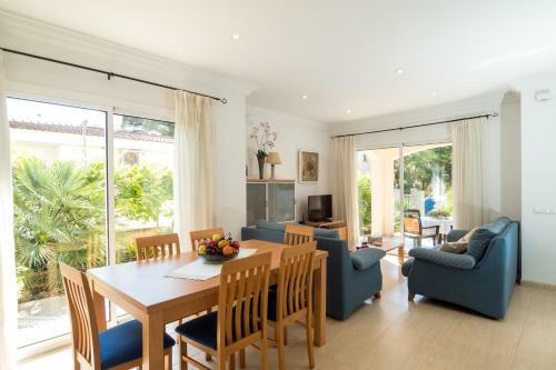 Villa Tamarells With Garden Next To Alcudia Beach
