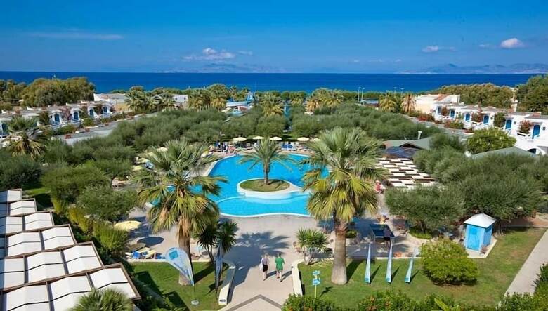 Alex Beach Hotel & Bungalows