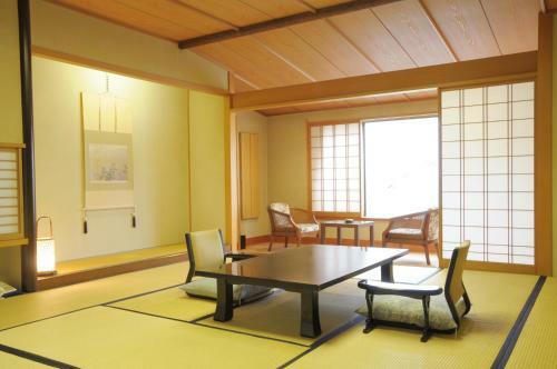 Isuzu Hotel