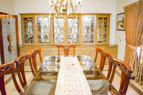 Hotel Goldcrest Resort, Rawalpindi