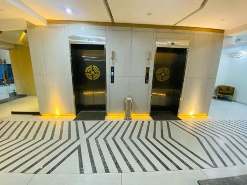 Holidazzle Serviced Apartments Bahria Town