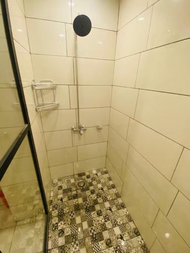 Holidazzle Serviced Apartments Bahria Town
