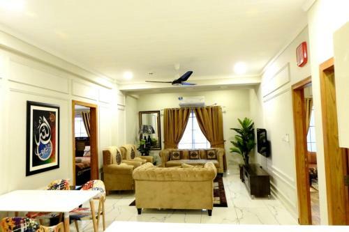 Apartamento Ameno Suites, Bahria Town