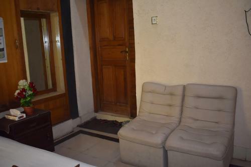 Hotel Kashmir International