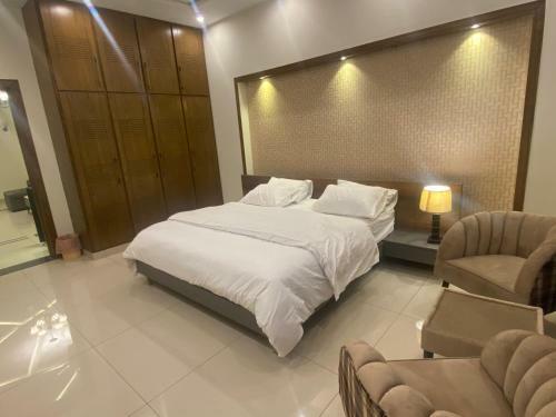 Luxury Private Room In Bahria Town