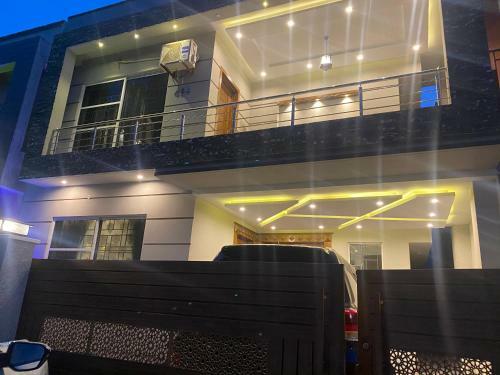 Luxury Private Room In Bahria Town