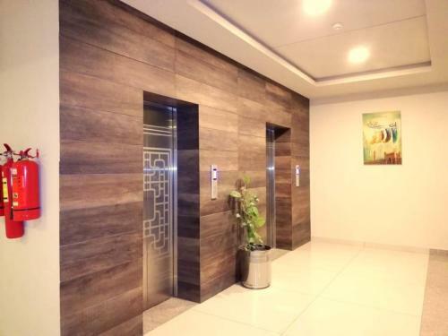 Executive 3 Bedrooms Park Face Apartment In Bahria Town