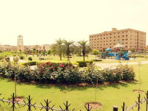 Executive 3 Bedrooms Park Face Apartment In Bahria Town