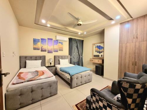 Executive 3 Bedrooms Park Face Apartment In Bahria Town