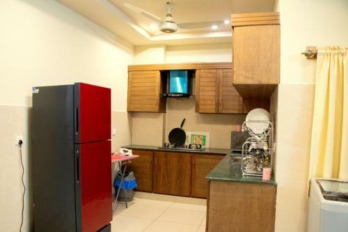 Executive 3 Bedrooms Park Face Apartment In Bahria Town