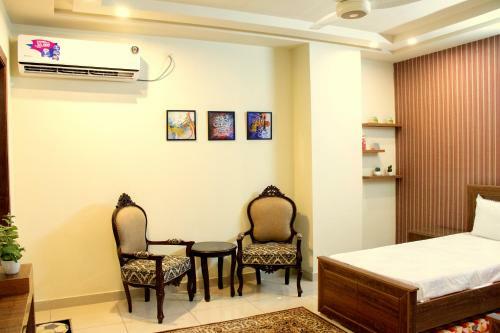 Executive 3 Bedrooms Park Face Apartment In Bahria Town