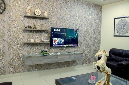 Executive 3 Bedrooms Park Face Apartment In Bahria Town