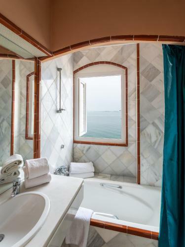 Apartamento Vistalmar Puerto Sherry - John Harvey & Sons