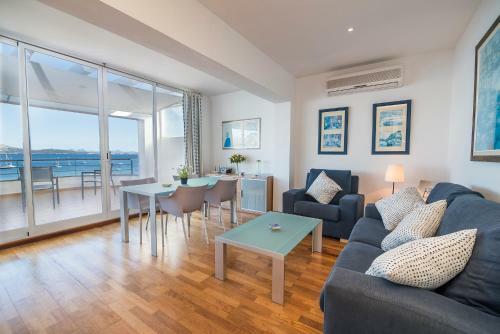 Beachfront Apartment Tanamar