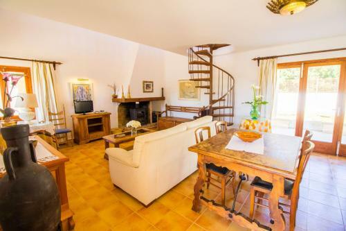 Cozy Chalet With Wifi And A / C