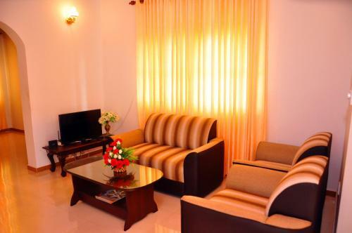 Hostal Senero House
