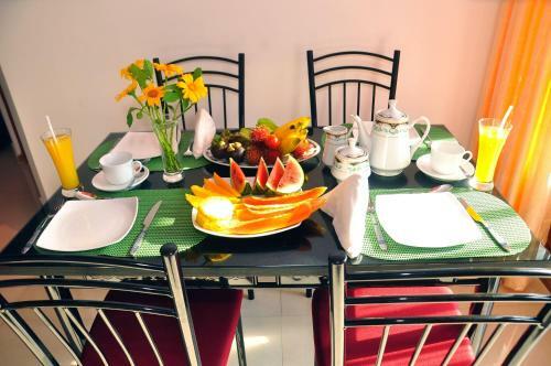 Hostal Senero House