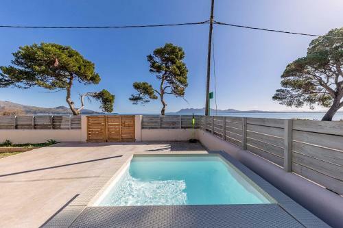 Seafront Villa Mar I Pins
