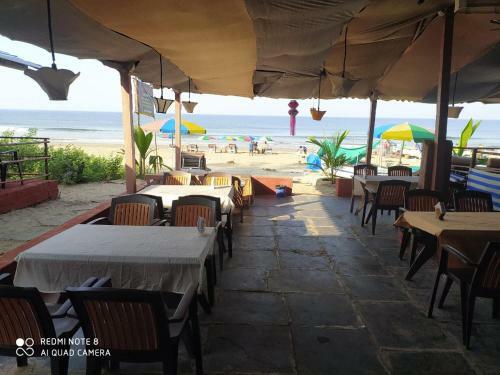 Hostal Sydney X Cafe & Beach Huts