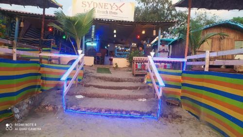 Hostal Sydney X Cafe & Beach Huts