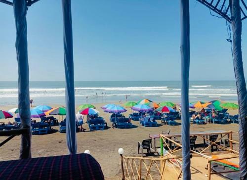 Hostal Samantha Inn Beach Resort