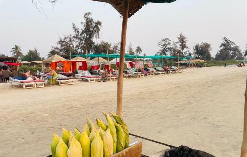 Hostal Samantha Inn Beach Resort