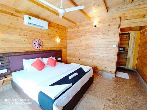 Hotel Bliss Water Resort