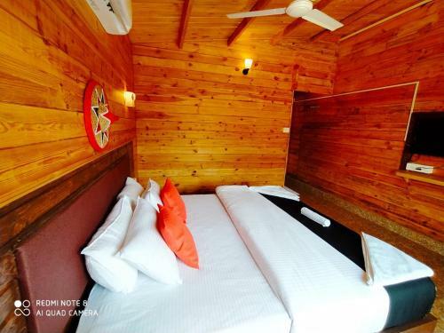 Hotel Bliss Water Resort