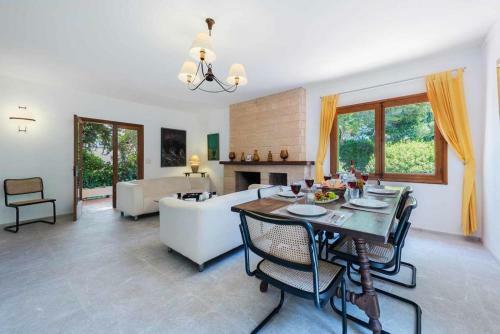 Villa Puerto Pollen�a Con Piscina Privada