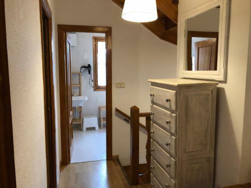 Los Ibones - Escarrilla Ski Lodge