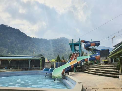 Hostal Pemandian Air Panas Dan Penginapan Green Suta