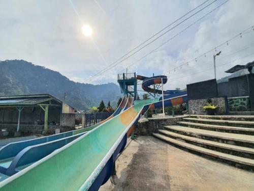 Hostal Pemandian Air Panas Dan Penginapan Green Suta