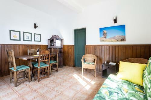 Casa Rural La Sombrera I With Pool