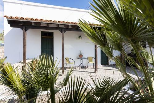 Casa Rural La Sombrera I With Pool
