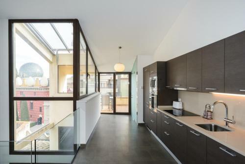 Apartamento �tico Enfrente Del Museo Dal�