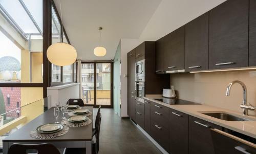 Apartamento �tico Enfrente Del Museo Dal�