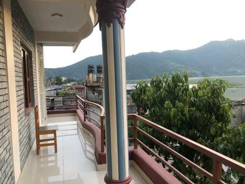 Hotel October Inn
