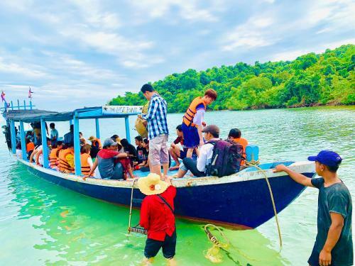Albergue Preahatith Island
