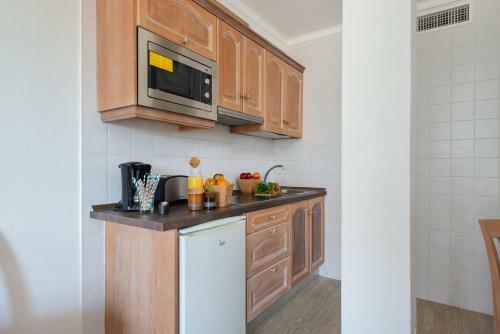 Ideal Marina II Beachfront Apartment!