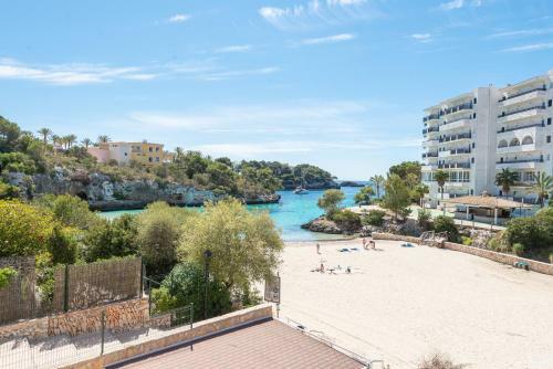Ideal Marina II Beachfront Apartment!